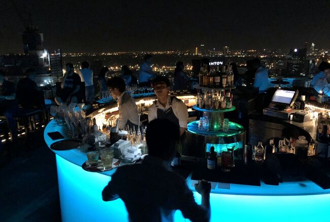 このところ、海外と言えば【台湾】へばかり、続けて3回の渡航。<br />そろそろ新しい場所へも行ってみたい。<br />何せ、未だ未だ知らない国が沢山あるんだから…。<br />そこで…以前から気になっていたタイ王国。<br />リサーチすると、想像以上に見どころ満載で楽しみ~!<br /><br />今回の旅は…<br />【HIS】<br />往復航空券と希望ホテル、空港送迎付き3泊5日の旅。<br /><br />(2018年11月現在;1タイバーツ = 3.46円)