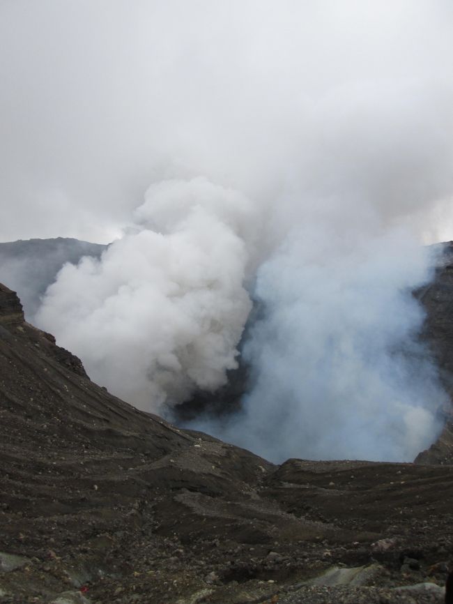 阿蘇山の噴火、大地震、と立て続けに災害に見舞われた熊本。偶然にもその直前にこの地を訪れていました。<br />今も復興が続いているようですが、戻らないものもありますよね…。