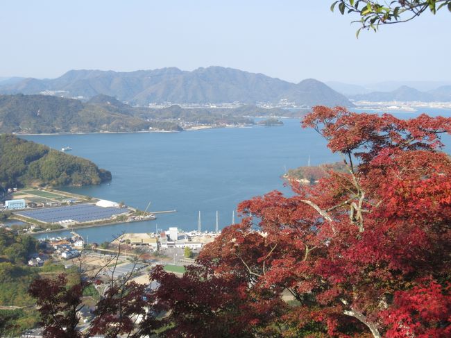 3日目はしまなみ海道をドライブです。<br />しかし、私が思っていたよりも<br />山の中のドライブでした。<br />島と島の間が橋でした。<br />それぞれの島の観光スポットを<br />出来る限り見て回りました。<br />村上水軍城も興味深かったです。<br />平山郁夫美術館は、企画展のために、<br />平山さんの作品が少なくて残念でした。<br />そして、宇和島でめぐりあった<br />段々畑に感動しました。<br />ストレスフルになっていた仕事先の悩みも解消して、<br />やはり、旅行は良いなと実感して帰ってきました。
