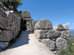 2018.8ギリシアザキントス島，ペロポネソス半島ドライブ旅行31-ミケーネ遺跡２　東北翼から北門　考古学博物館１