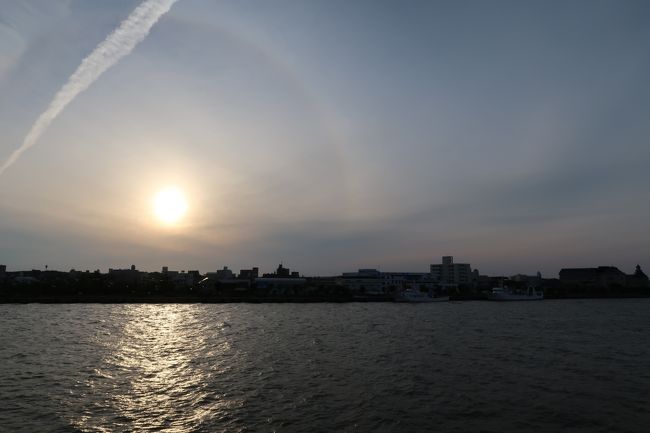 お仕事がらみで、新潟に行ってきました。<br /><br />例によって、お仕事の話は書けないんで、場所柄、いつも以上に呑んでばかりの旅行記になっちゃいました。
