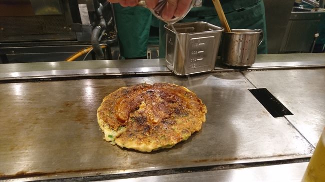 怒濤の関西出張大阪編<br />出張といえばご当地グルメということでねぎ焼きを頂きました。<br />