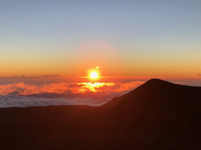 「アロハプログラム in ハワイ」が今年はハワイ島で開催されるのを きっかけに、初めてのハワイ島へ。<br />レンタカーを駆使し、自由気ままにな旅になりました。<br />到着日いきなりコナからヒロへ移動というハードスケジュール。<br />パーカー牧場、ホノカア、ワイピオ渓谷に寄ってヒロへ到着。<br />大変でした~<br />