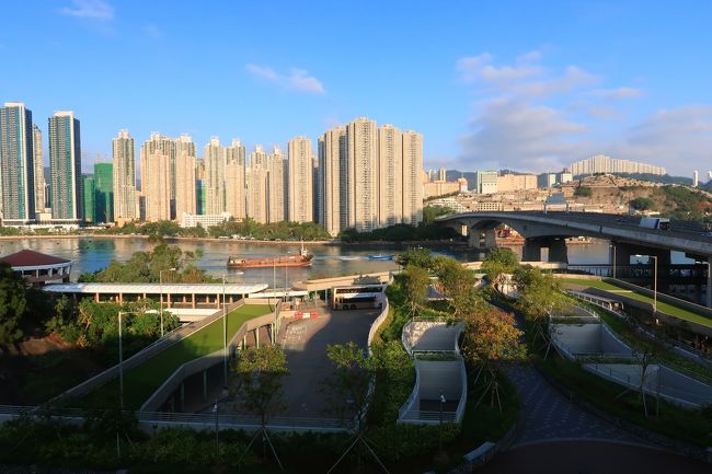 私の住む荃灣の対岸といえば青衣。<br /><br />2か月ぶりに荃灣から橋を渡って<br />青衣に行ってきました。<br /><br />前回は橋の右側を通りましたが<br />今回は左側を通ってみました。<br /><br />前回はこれ↓<br />https://4travel.jp/travelogue/11398226