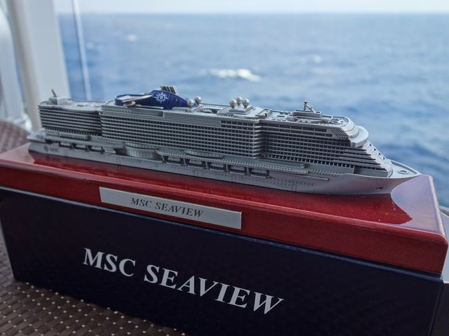 昨日ヴァレッタ，明日バルセロナ。今日は終日，航海日です。船内のアトラクションを楽しみました。ゲーム大会で，MSC Seaview の模型をゲットしました。