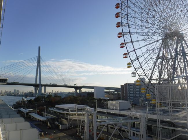 今年はもう乗る予定ではなかったのですが、値下げの誘惑に負けて予約してしまった(苦笑)今年2本目のダイヤモンドプリンセス乗船記です。<br /><br />またも初動が遅かったらしく、J〇Bに連絡した時点ではキャンセル待ちでした。<br />横浜発着で寄港地は名古屋・大阪・沖縄・基隆(台湾)の9日間のコースです。<br />名古屋・大阪からも乗船出来るコースということはパンフレットを見て把握していたのですが、寄港地である基隆からも乗れる事を、乗船してから知りました。<br /><br />まだクルーズ初心者みたいなものなので大層な事は言えませんが、今までとは全く異なる雰囲気だったので面食らったまま、下船となりました。<br />何というか・・やっぱり安くなるには理由があるんだなと。<br /><br />そしてまたもトラブルが・・フルスイートなのに!!!<br />ホスピタリティとか期待していないので、フツーに過ごさせてくれたら満足なのにそうさせてくれないカーニバル・ジャパンなんてキライだー!(涙)<br /><br />あげくに風邪ももらっちゃったし(←それは関係ない。)<br />もうダイプリはこりごり・・と今現在は思いつつ、半分寝込みながら旅行記を書き始めました。<br /><br />でも怒りが持続しないタイプ(しかも家族全員)なので10日位したら、都合よくいい思い出に脳内変換して、また乗っちゃうかもしれません☆