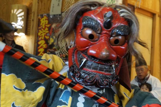 紅葉の寂光院 江南 岩倉から奥三河の花祭り まで 二日目完 悪霊を払い 五穀豊穣と無病息災を祈る祭は 鬼パフォーマンスに湯囃しが大ウケです 設楽 東栄 愛知県 の旅行記 ブログ By たびたびさん フォートラベル