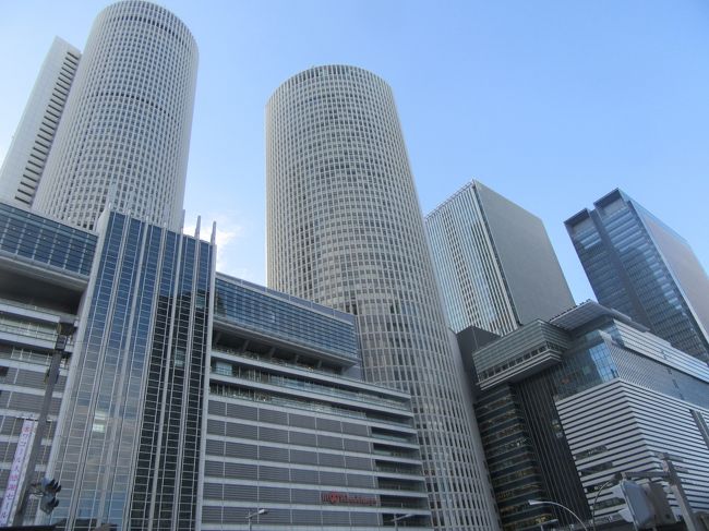 下呂温泉に二連泊しての帰途、新幹線に乗るまでに一時間半の待ち時間があったので変貌を遂げた名古屋駅前に立ち寄りました。20年前単身赴任していた当時の名古屋駅の面影は全く残っていない高層ビル群に囲まれた駅前に驚きました。ミッドランドスクエア展望台から見た名古屋の街もすっかり変わっていました。