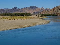 ★ナミビア+南アフリカ車旅（１４）ダイヤモンド・エリア経由、オレンジ川を渡って南アフリカ共和国へ