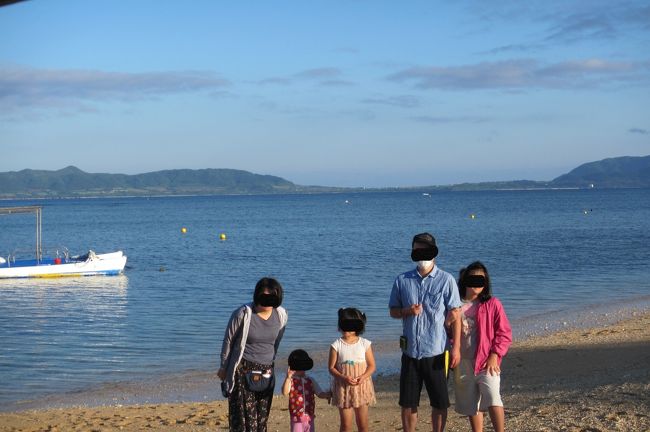 月曜日が小学校の祝日だったため<br />土曜日～月曜日の２泊３日<br />どこかに旅行をしようとパパにも休みを取ってもらいました<br />ＪＡＬのウルトラ先得がとても安かったので<br />三姉妹を連れて石垣島へ<br />ホテルも１１月だとお手頃価格で<br />検索を重ねて<br />１日目：フサキリゾートヴィレッジ<br />２日目：ＡＮＡインターコンチネンタル<br />リゾートホテルに２泊できることになりました<br />淡路島のホテル１泊分ぐらいの価格で２泊<br />しかもリゾート<br />レンタカー予約も楽天スーパーセールの時期に配っているクーポンで<br />お得に借りることができました<br /><br />長女は療育手帳（障害者手帳）を持ってるので<br />時々いくつかの施設で割引を受けていました<br />西表島でほとんど全ての観光施設で障害者割引を受けることができ<br />こんなに有効だったことが初めてで<br />まさか西表島が今までで一番福祉に優しいとは！！と驚きました<br /><br /><br />相変わらず写真が多いので３つに分けます<br />三姉妹と石垣島＆西表島<br />その１　出発ー那覇乗り継ぎーフサキリゾートー離島ターミナル<br />その２　西表島<br />https://4travel.jp/travelogue/11429492<br />その３　船ーＡＮＡインターコンチネンタルー最終日<br /><br />時間がゆったり流れてるような空気<br />時間を止めたような美しい景色<br />とても癒されました