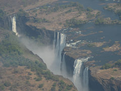 南部アフリカ4カ国７日間の旅（５）ビクトリアの滝ヘリコプター遊覧飛行、帰国