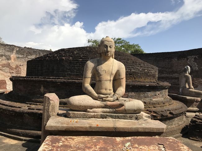 ポロンナルワ<br /><br />https://goronekone.blogspot.com/2018/12/polonnaruwa.html