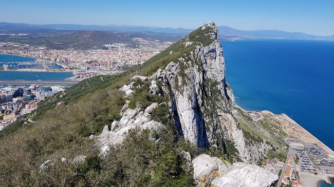 私の居る南スペイン、コスタデルソル。<br />「暮らすように旅するスペイン」（https://daisukispain.wordpress.com）<br />2018年は所用で半分ジブラルタルに住んでいるような日々でした。その中で見つけたジブラルタルの魅力をご紹介。