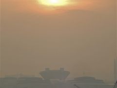 京葉線の新木場駅から見られる風景②東京ビッグサイトの黄昏風景