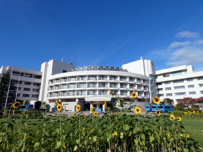 写真の枚数が60枚に達したので、3話に分けて朝の初島の散歩道の様子を綴ります。<br /><br />初島は周囲4㎞程の小さな離島ですが、7千年前から人が住み古い歴史が残る島だけあって、地味に見どころが沢山あります。<br />