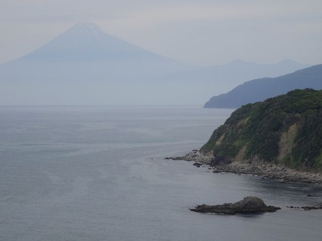 ~2日目~<br /><br />中伊豆から西伊豆の土肥温泉、恋人岬、堂ヶ島を周りトロトロの美容液のような観音温泉に立ち寄り湯してから2日目の宿 里山の別邸下田セントラルホテルへ<br /><br />2日目はお天気がイマイチで富士山の眺望はいまひとつながら久しぶりに訪れた恋人岬からなんとか見えたので良かった~<br /><br />下田セントラルホテルはテレビ東京で放送されていた「厳選いい宿」の特別プランでお得に宿泊(現在は番組終了しています)<br /><br />、<br />