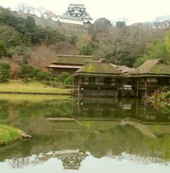 冬の近江・美濃（７）彦根城の大名庭園・玄宮園～池水の美しい回遊庭園では水面に映る彦根城も