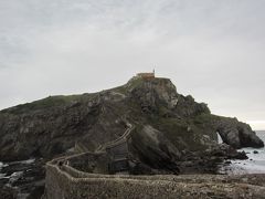 海に浮かぶ絶景の小島　サン・ファン・デ・ガステルガテェ