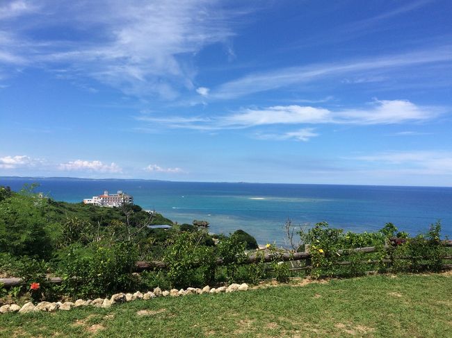 ここ何年か、この時期に沖縄旅行に行きます。大体梅雨明けにあたり、夏休み前なのでそこまで混んでいなくて(^-^)<br />でも1番の目的は・・・<br />ほとんど、本土には出まわらない<br />「アレ」を食べる為です！<br /><br />それでは、沖縄旅行1日目です。