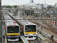 三鷹車両センターを跨ぐ歩道橋