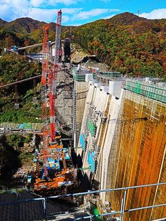 長野原-3　八ッ場ダム工事現場で　急ピッチで作業.進捗は8割近く　☆2020年完成に向けて