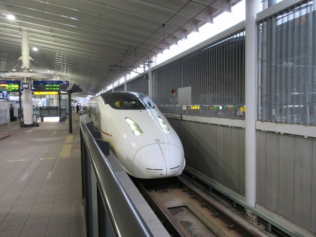 九州を旅してきました。<br />今回は、都市間特急と言われているものや観光特急にも乗車しました。<br />初乗車のものなど、色々な車両に乗ることができました。<br /><br />また、どうしても行きたかった場所へレンタカーを使っていくことが出来ました。<br />4日間の旅でしたが、ハードスケジュールにはならず、ゆったりとした旅となりました。<br /><br /><br />1日目<br />名古屋→小倉(のぞみ)<br />小倉→大分(ソニック)<br />大分→宮崎(にちりん)<br /><br />2日目<br />宮崎→南郷(海幸山幸)<br />南郷→南宮崎(普通)<br />南宮崎→鹿児島中央(きりしま)<br /><br />3日目<br />鹿児島中央→吉松(はやとの風)<br />吉松→人吉(しんぺい)<br />人吉→熊本(かわせみやませみ)<br />熊本→鹿児島中央(さくら)<br /><br />4日目<br />鹿児島中央→新大阪(みずほ)<br />新大阪→名古屋(のぞみ)<br /><br /><br />今作は、3日目の熊本から鹿児島中央駅まで。