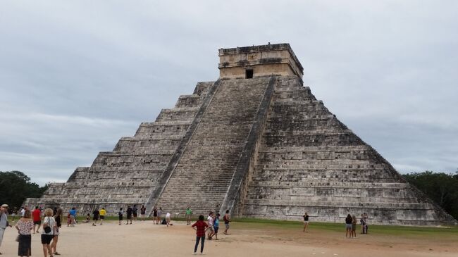 メキシコが誇る7つの世界遺産と感動の地巡り　4日目の２　チチェンイッツアー