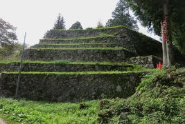 2018秋、岐阜県東南の山城(3/10)：岩村城(3)：埋門、六段壁、井戸跡、八幡神社、霧ヶ井