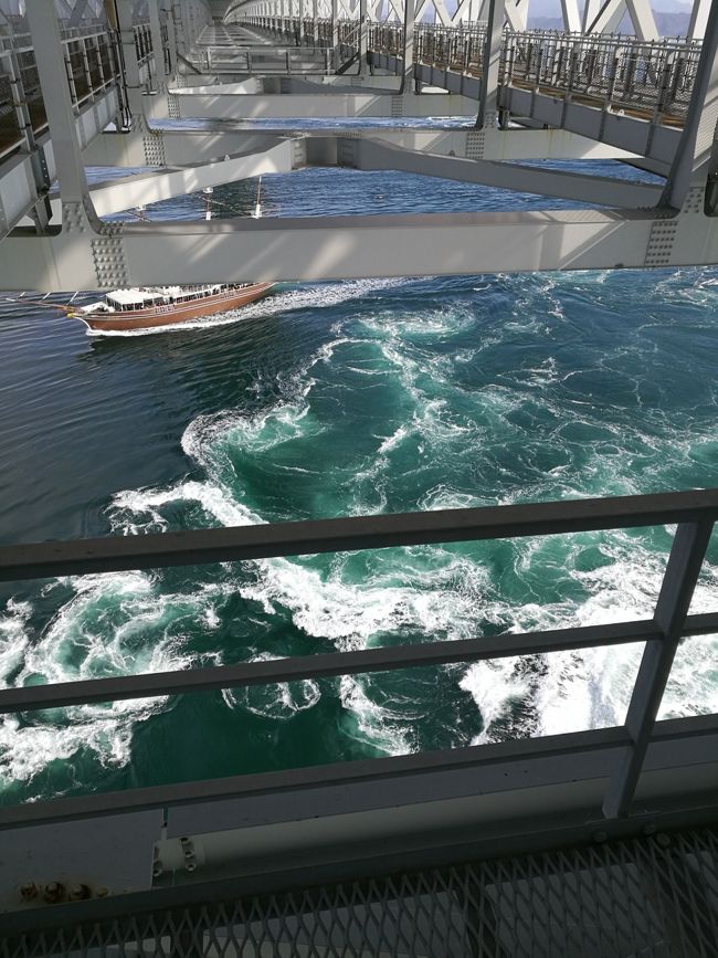 徳島には一度も行ったことがなく、徳島(四国全般そうですが)はツアーの割引も大きかった為、早速旅行を計画しました。<br />今回もJALパックを利用し、オプションのクーポンでお得に旅します。オプションクーポンは、ルネサンスリゾート鳴門のカフェと夕食、大塚国際美術館の入場券、徳島バーガーとなってます。