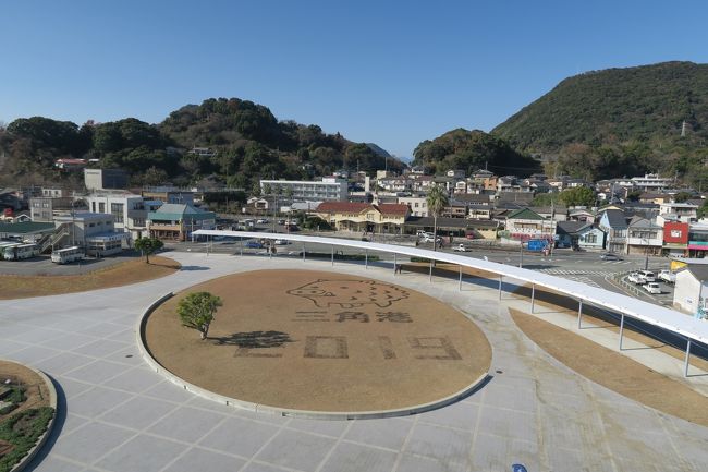 2018冬の鉄道旅は正月、夏休みに引き続き九州へ。<br />いつか乗ってみたいと思っていた肥薩線を堪能しました。<br />熊本からほんのちょっとぴよっている三角線もA列車で行こうで楽しく乗りつぶし完了です。<br /><br />今回も乗車した列車の大半がキハ40系でしたので、この旅図鑑も前回の九州旅に続き『キハ40写真集』となっております。<br /><br />【ルート】<br />吉松(肥薩線)隼人(日豊本線)都城(吉都線)京町温泉(吉都線)吉松(肥薩線)八代(鹿児島本線)宇土(三角線)三角(三角線)宇土(鹿児島本線)熊本(九州新幹線)博多(山陽新幹線)広島<br /><br />【カメラ】<br />CANON G7X<br /><br />↓前編「青春18きっぷで九州縦断～日田彦山線⇒肥薩線いさぶろう号」↓<br />https://4travel.jp/travelogue/11436521