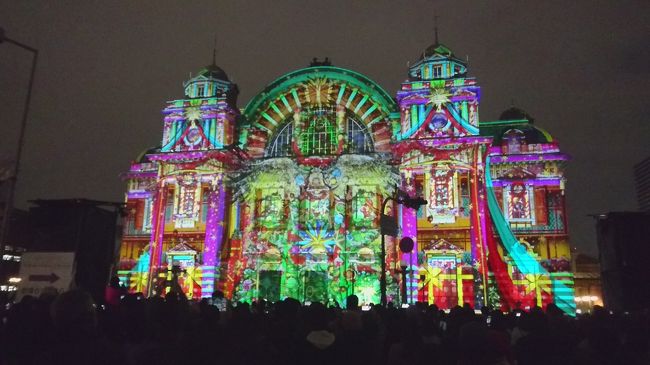 久々にＯＳＡＫＡ光のルネサンスを見に行きました。<br />注目ポイントは開館１００周年を迎えた大阪市中央公会堂のプロジェクションマッピングと御堂筋イルミネーションです。<br />それらを中心に紹介していきます。