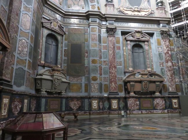 フィレンツェの２日目は、<br />メディチ家の礼拝堂をメインに歴史地区の散策をします。<br />