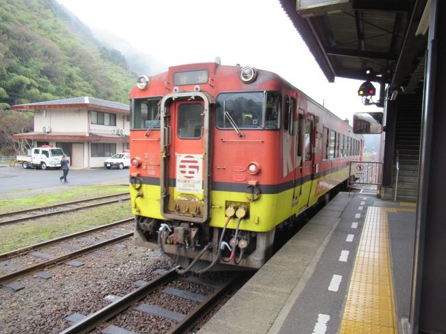 青春18きっぷで行く佐賀⇒東京5日間の旅。<br />全行程は、佐賀⇒鳥栖⇒門司港⇒下関⇒津和野⇒湯田温泉⇒岩国⇒岡山⇒岐阜⇒東京。<br /><br />2日目は、下関⇒新山口⇒津和野⇒湯田温泉と18切符で移動しながら観光。<br />今回の旅のメイン、SLやまぐち号に乗車します。