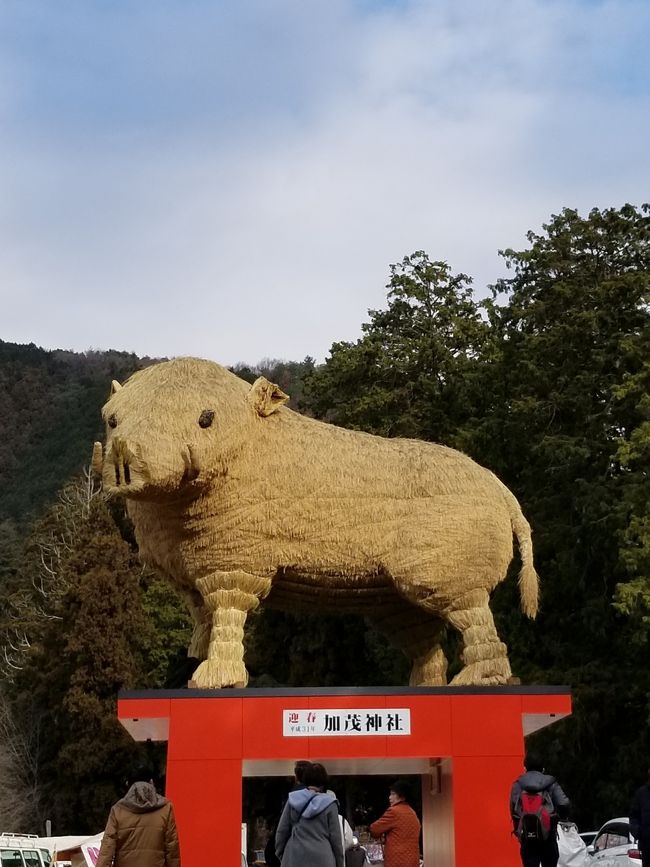 勤務先の翌年のカレンダーがなかなか決まらず<br />例年なら１月の仕事始めは４日からなのに<br />ふたを開ければ７日までの大型連休！！<br />年末の旅行は決まっているので<br />急遽、USJからの<br />大阪道頓堀「大和屋本館」さん一泊<br />翌日、阪急さんのバスツアーを決定＾＾<br />4人の予定が３名になってしまったのですが<br />楽しい旅行になりました<br /><br />今日の岡山方面バスツアーの目玉は<br />紅ズワイカニ２杯、クリガニ２杯のお土産付き<br />ご飯は牡蠣焼き、フグ鍋、チゲ等々食べ放題に<br />ビール、日本酒、焼酎が飲み放題となっております