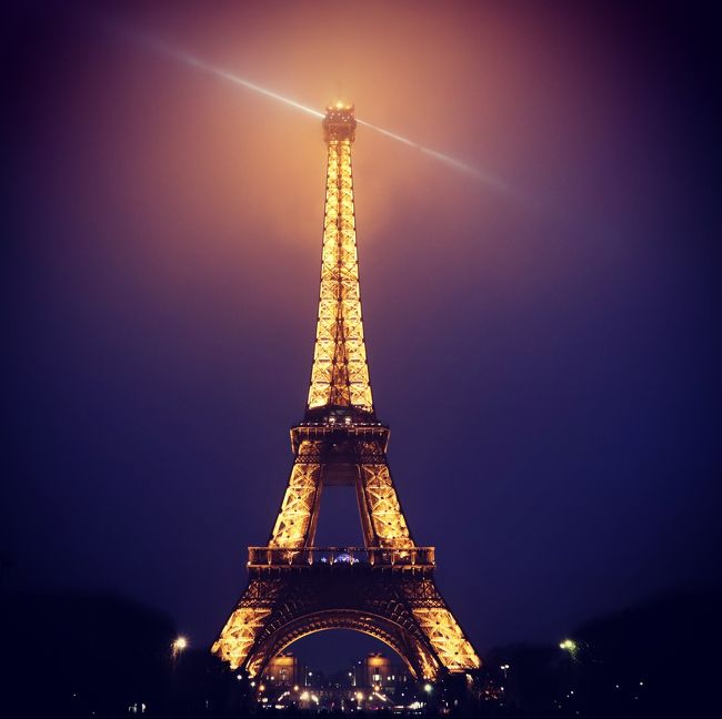 フランス語も英語もしゃべれないけど、海外初ひとり旅に挑戦!!<br />年末休みを利用して、5泊7日の旅。<br />旅の計画をたてるのに、みなさんの旅行記を参考にさせていただいたので、少しでも参考にしてもらえれば。。