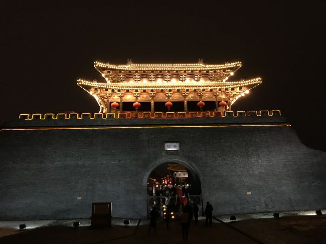 <今回の予定><br />上海→南京→揚州→鎮江→上海<br /><br />江蘇省を巡る旅<br />今回は揚州での一泊二日を紹介します。<br /><br />なぜ、揚州なのか?<br />それは、近所に「揚州商人」という美味しい中華料理屋さんがあり、凄く気になっていたからです!<br /><br />揚州は南京からバスで1時間。<br />電車も走っていますが、本数が少なくチケットが取れないのでバスをお勧めします!