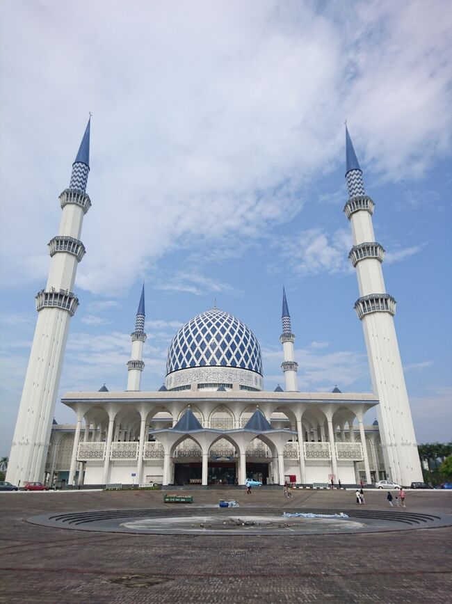 昨年初めて海外で年越しが良かったので、今年は大好きなマレーシアで年越しすることにしました。今回はKLのみの滞在です。<br /><br />Day 1 12/29 KL着<br />Day 2 12/30 セントラルマーケット <br />Day 3 12/31 ブルーモスク<br />Day 4 1/1      Batu caves<br />Day 5 1/2      帰国<br />※２日目(Day 2)の写真が諸事情により抜けてます。<br /><br />期間:2018/12/29-2019/1/2<br />Air:ANA(早割で予約)<br />Hotel:JWマリオットクアラルンプール(全てマリオットポイント利用)<br />