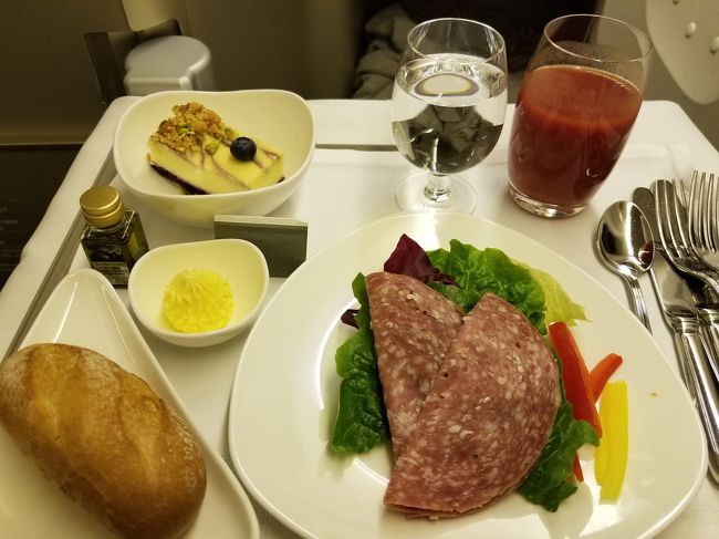 アシアナ航空ビジネスクラスで行くバンコク旅 その1　B777ビジネススマーティウム搭乗とバンコクの超チープなリバーサイドのホテルに泊まる バンコクで何故か「うな丼」を食べる