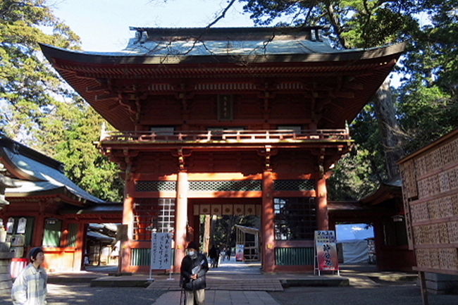 　鹿島神宮に参拝してきました。<br /><br />表紙写真は、日本三大楼門の一つ、「鹿島神宮の楼門」です。