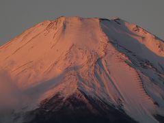 ０５．年越しのエクシブ山中湖3泊　山中湖畔からの紅富士　パノラマ台からの朝の富士山