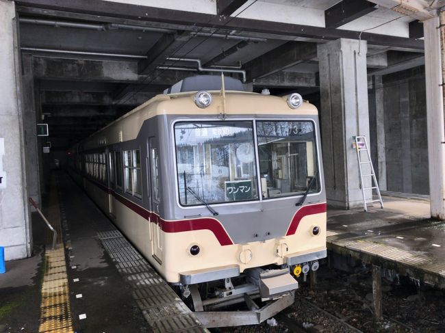 　2018年1月12日、富山地方鉄道「鉄道線・市内電車1日フリーきっぷ」を使って、久しぶりに地元　富山地方鉄道線全線に乗ってきました。<br />　このフリーきっぷ、12月から3月までは冬季版ということで2,000円、これで富山地方鉄道全線に乗れ、特急電車自由席にも乗ることができます。<br />　電鉄富山駅から宇奈月温泉駅まで片道1,840円（富山地鉄の交通カード使用の場合は10%引き）、特急に乗ると特急料金210円、つまり片道特急に乗るだけでモトが取れてしまいます。(笑)<br />　ということで、3連休初日に行くことにしたのでした。<br />　越中舟橋駅から立山行きに乗り、立山へ行ってから帰りは不二越・上滝線で富山へ戻ります。