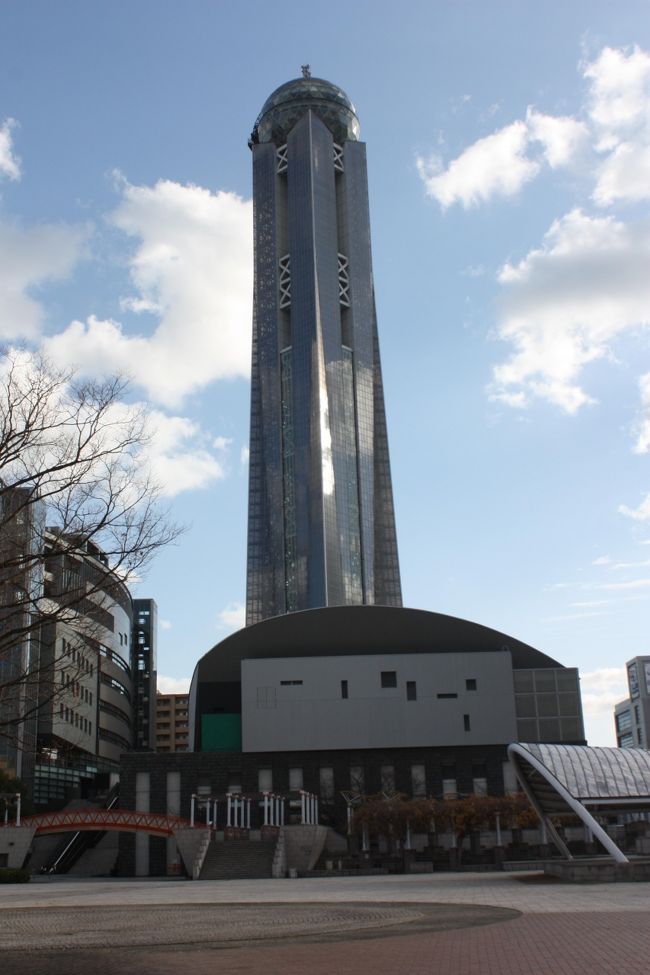 2018年の冬休み、島根と山口に行ってきました。<br />旅の目的は、<br />①久しぶりに東京駅から出雲市駅まで寝台特急「サンライズ出雲」を乗り通す。<br />②島根、山口の「男はつらいよ」のロケ地に行く。<br />③山口県の鉄道の未乗区間を乗る。<br />④角島大橋、青海大橋を渡る。<br />です。<br />年末の一人旅は11年振りでした。<br />その8は、下関散策編です。<br /><br />その1 出発と寝台特急「サンライズ出雲」乗車編https://4travel.jp/travelogue/11437298<br />その2 山陰本線出雲市~温泉津間乗車編https://4travel.jp/travelogue/11437786<br />その3 温泉津温泉散策編https://4travel.jp/travelogue/11438267<br />その4 山陰本線温泉津~益田間乗車と江津散策編https://4travel.jp/travelogue/11439756<br />その5 益田散策と山陰本線益田~長門市間乗車編https://4travel.jp/travelogue/11440249<br />その6 山陰本線長門市~特牛間乗車と角島大橋編https://4travel.jp/travelogue/11442957<br />その7 山陰本線阿川~下関間乗車編https://4travel.jp/travelogue/11443903