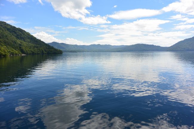 田沢湖・乳頭温泉郷~秋田~浅虫温泉(青森)~弘前~奥入瀬<br /><br />乳頭温泉にリゾートしらかみ、青池に奥入瀬!?<br />じゃあ、星野リゾートにも泊まっちゃえ!<br />ずっと行きたかったけど、こんなにステキそうな場所にまだ行ってなかった。<br />それならと、一気に満喫できるプランをたてて、ちょっとリッチな3泊4日で行ってきました。<br />秋田、青森ともに観光では初めてで、また行きたいと思える旅に!<br /><br />3日目、4日目の弘前・奥入瀬編☆