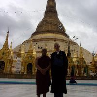 飛行機を乗り継いで仏教の聖地へ巡るミャンマーの旅　その２　ビルマ語は大変だよ(;´Д｀)ミャンマーの入国審査 ＆ 路線バスで巡るヤンゴン観光！いざシュエダゴン・パゴダへ