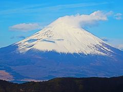 箱根-5　大涌谷　活発な噴煙・最大の噴気地帯　☆富士山が正面に見え/快晴爽快