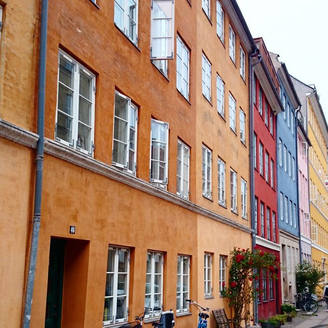 エーレスンド海峡に浮かぶデンマークとスウェーデンの国境にある小さな島。<br /><br />https://ilovehven.com<br /><br />そこにあったのは、黄色い自転車と小さなアイスクリームファクトリー。<br /><br />夫婦にとって4度目のスウェーデン旅行は、隣国デンマークの首都コペンハーゲンと、自転車と風の島、ヴェンアイランドでサイクリングを楽しみます！