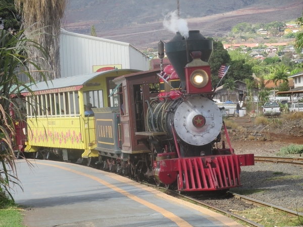 ハワイ３島巡り（４）ノスタルジックなＳＬさとうきび列車