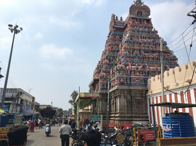 同僚の結婚式を兼ね、カルールを中心に、南インドへふらっと旅してきました。南インドのカレーは胃がすっきりさっぱり、薬膳料理のようです。