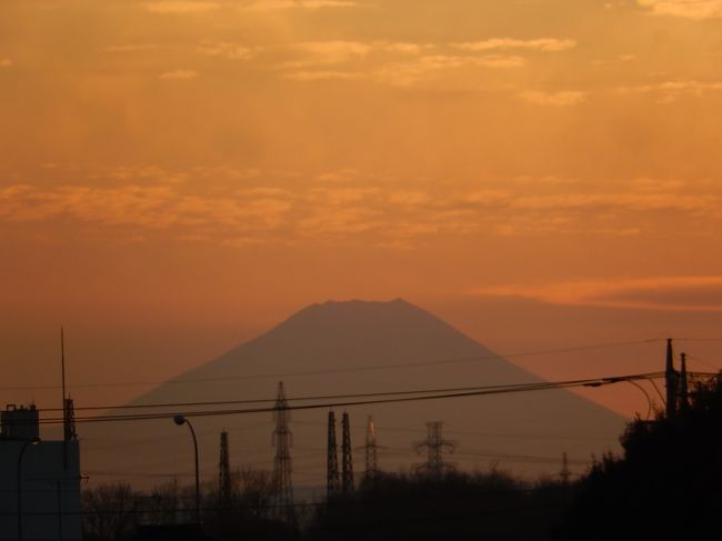1月19日、午後4時半過ぎよりふじみ野市から素晴らしい影富士が見られました。<br /><br /><br /><br />＊写真は素晴らしい影富士