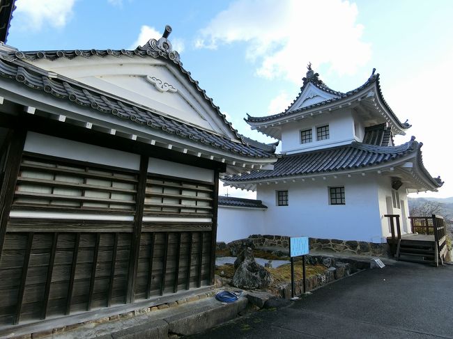 日本の城郭史で最後の建築物の園部城跡へ。<br />